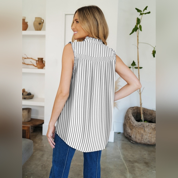 Frill Printed Mock Neck Top - Picture 2 of 5